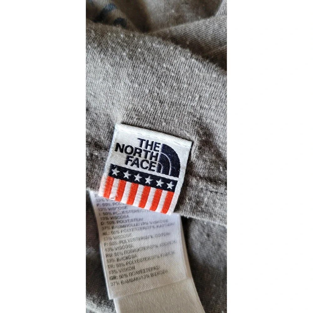 The North Face T-Shirt Women S Grey Graphic V-Neck Short Sleeve Casual Tee